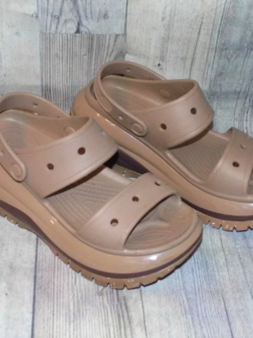 CROCS Mega Crush Latte Sandals Womens Size 10